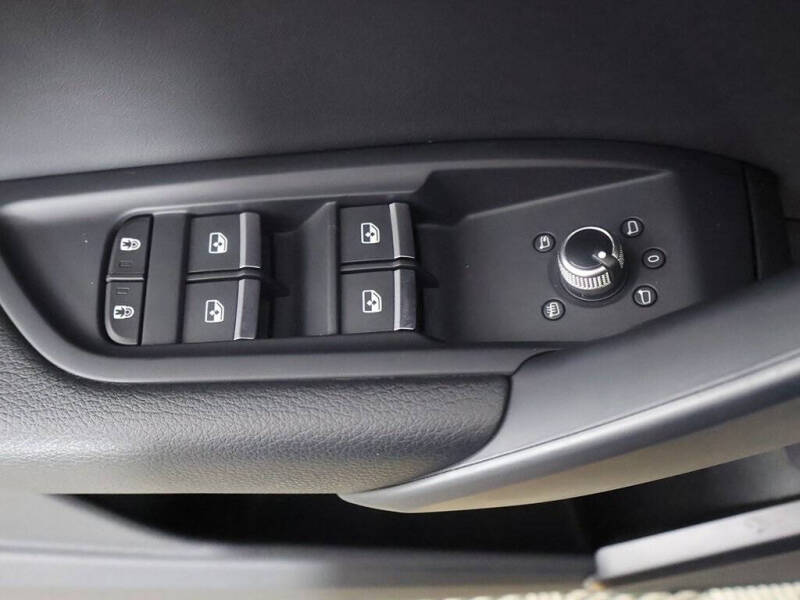 2023 Audi Q5 quattro Premium 40 TFSI