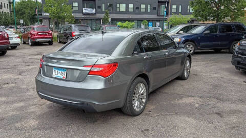 2011 Chrysler 200 Limited