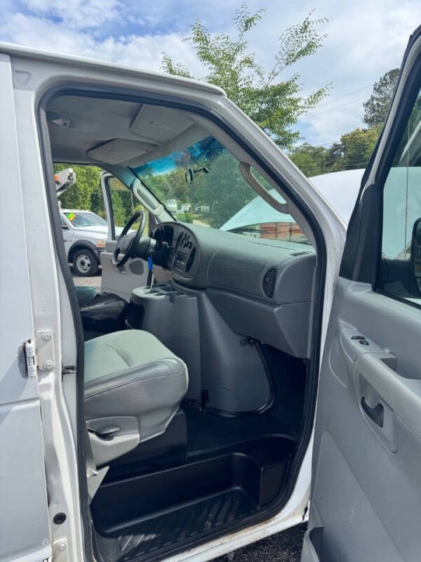 2004 Ford E-Series