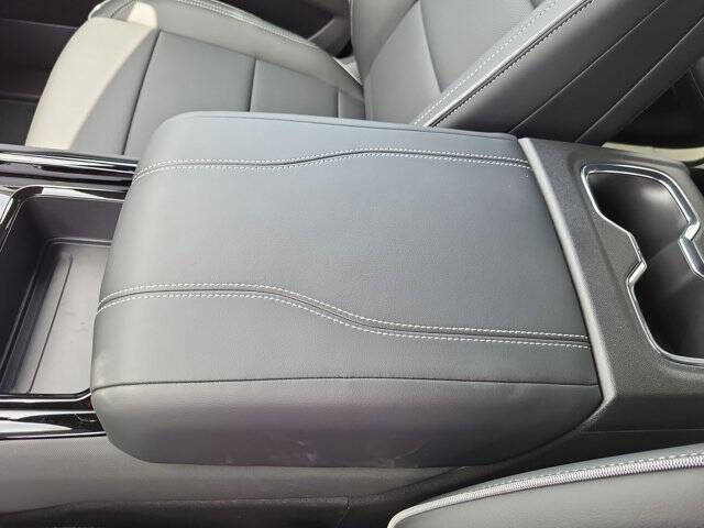 2025 Chevrolet Silverado EV LT