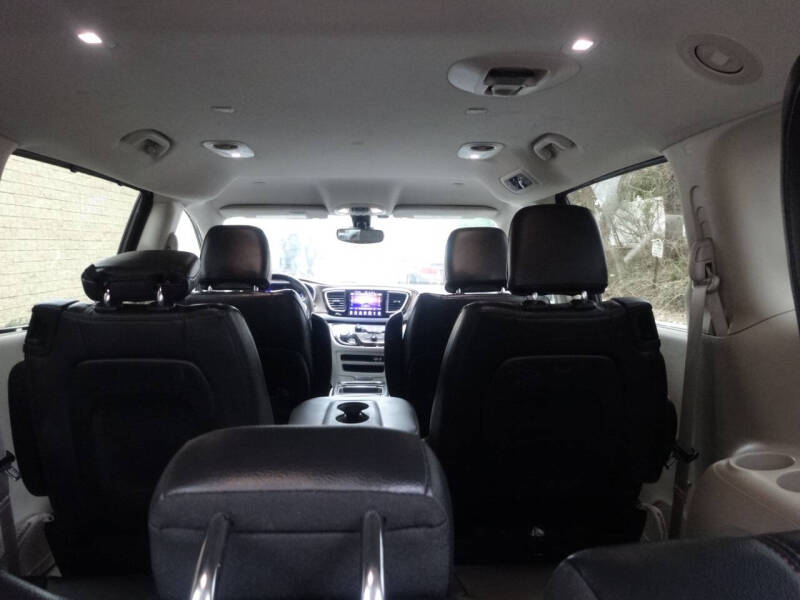 2017 Chrysler Pacifica Touring-L