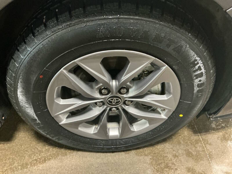 2023 Toyota Sienna LE 8-Passenger