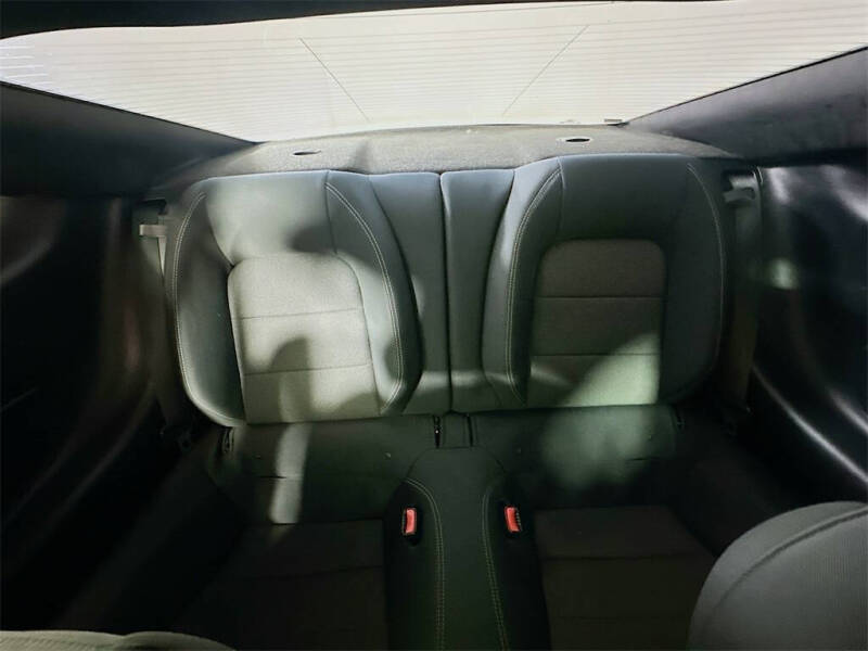 2017 Ford Mustang V6