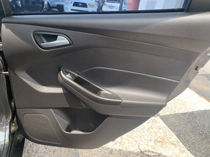 2017 Ford Focus SE