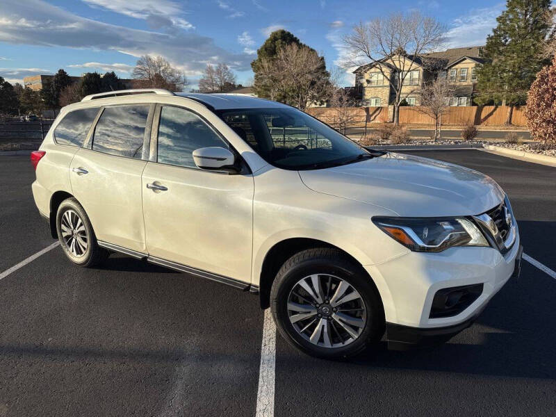 2017 Nissan Pathfinder SV