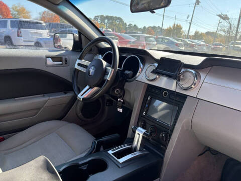 2007 Ford Mustang V6 Deluxe