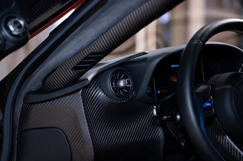 2014 McLaren P1