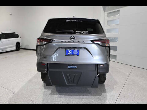 2026 Toyota Sienna LE 8-Passenger