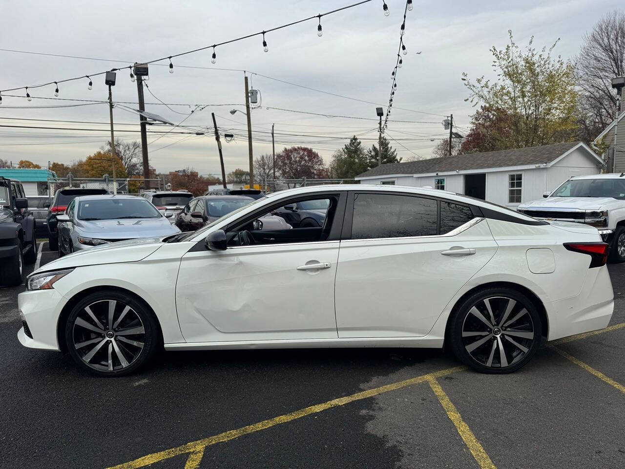 2022 Nissan Altima SR photo 12