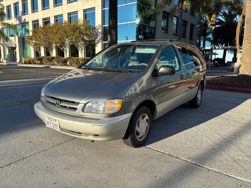 1998 Toyota Sienna XLE