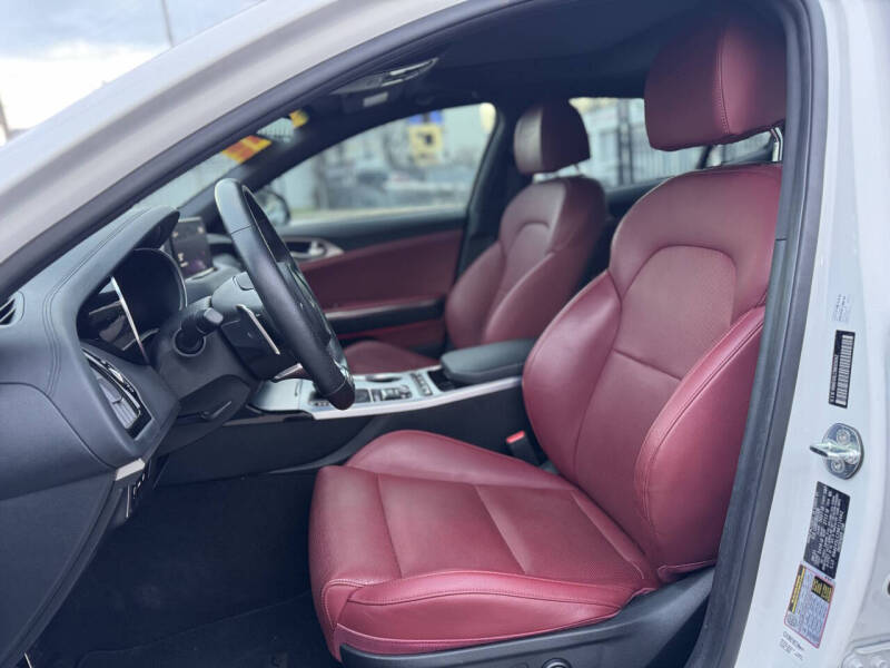 2022 Kia Stinger GT1