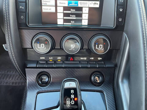 2016 Jaguar F-TYPE R