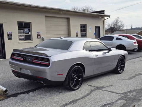 2015 Dodge Challenger SXT Plus