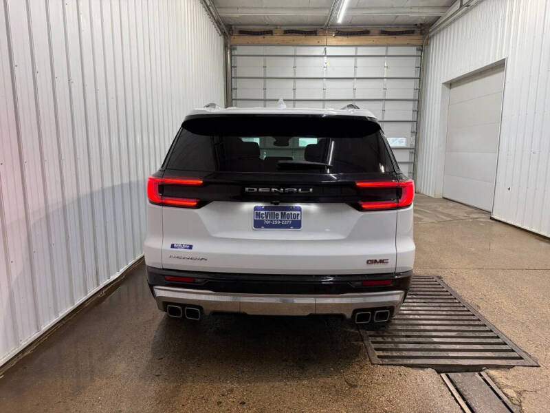 2024 GMC Acadia Denali