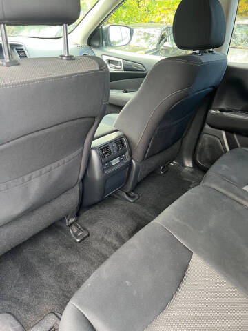 2017 Nissan Pathfinder SL