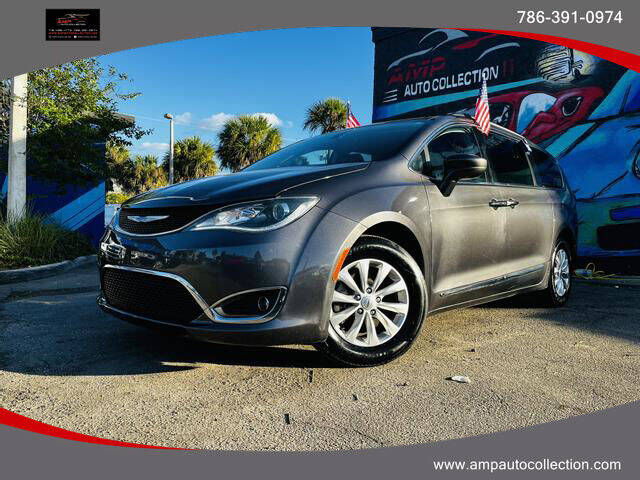 2017 Chrysler Pacifica for sale at Amp Auto Collection in Fort Lauderdale FL