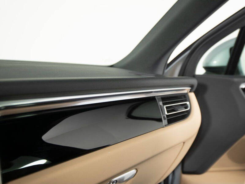 2021 Porsche Macan