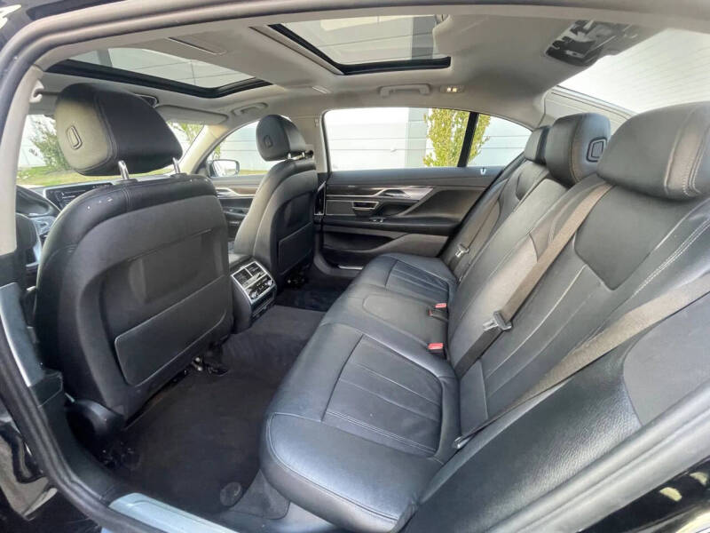 2017 BMW 7 Series 740i