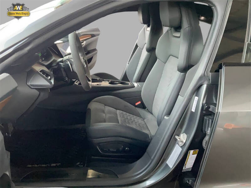 2022 Audi e-tron GT quattro Premium Plus