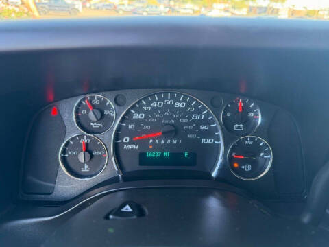 2025 Chevrolet Express LT 3500