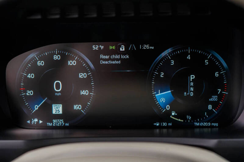 2018 Volvo XC90 T6 Momentum