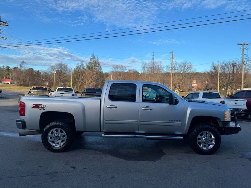 2013 Chevrolet Silverado 2500HD null photo 5