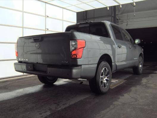 2023 Nissan Titan SV