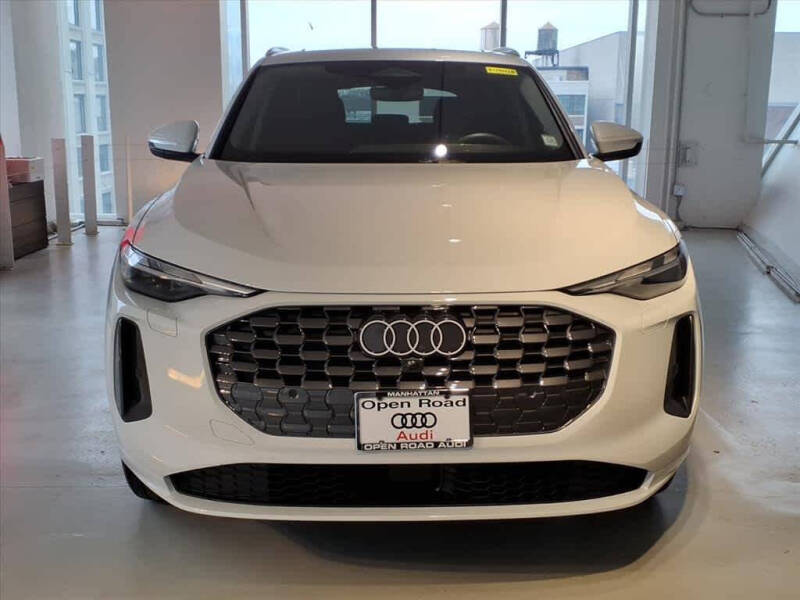 2025 Audi Q5 quattro Premium TFSI