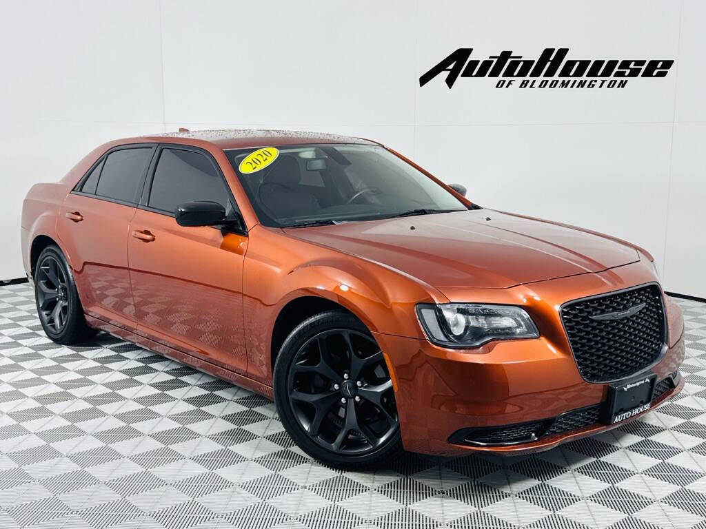 2020 Chrysler 300 Touring 4dr Sedan's photo