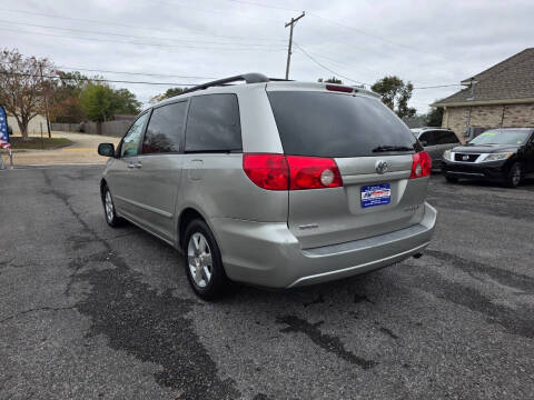 2009 Toyota Sienna CE 8-Passenger