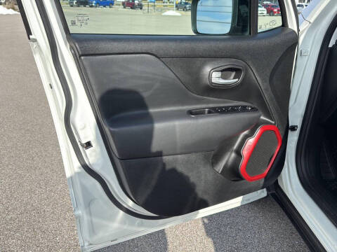 2023 Jeep Renegade Trailhawk