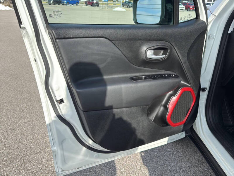 2023 Jeep Renegade Trailhawk