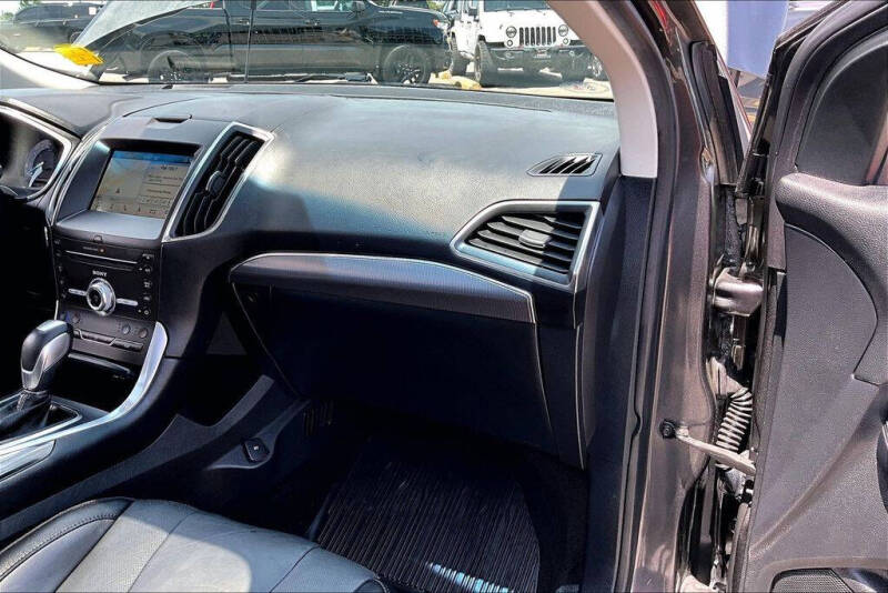 2018 Ford Edge Titanium