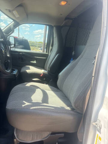 2017 Chevrolet Express 2500