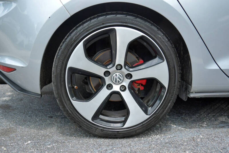 2017 Volkswagen Golf GTI S