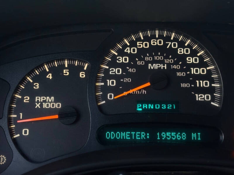 2004 Chevrolet Suburban 2500 LS