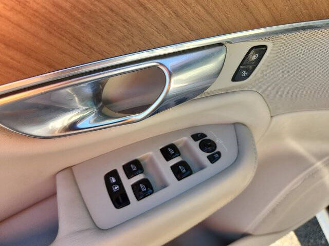 2020 Volvo XC90 T6 Inscription 6-Passenger