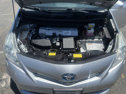 2012 Toyota Prius v Five