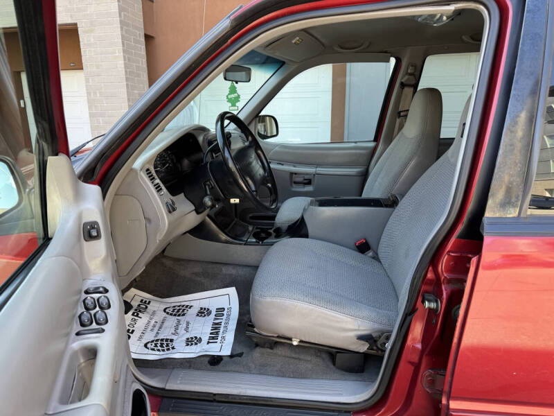 2000 Ford Explorer XLS