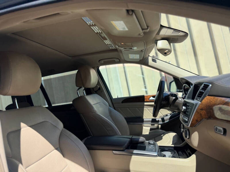 2014 Mercedes-Benz GL-Class GL 550 4MATIC