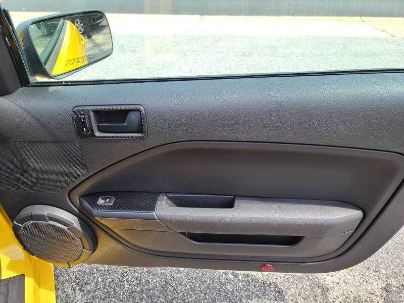 2005 Ford Mustang GT Premium