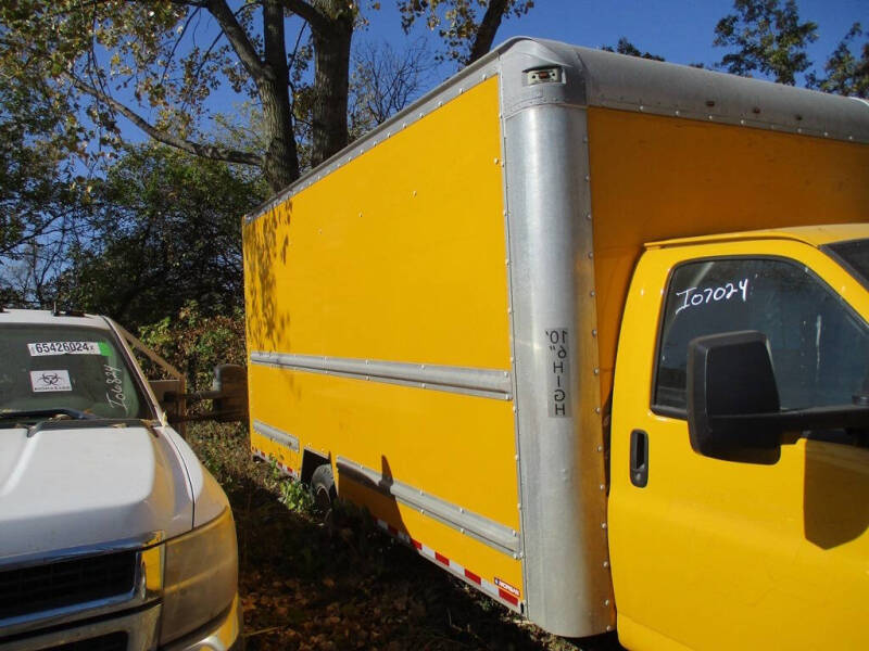 2017 Savana Cutaway Box Van