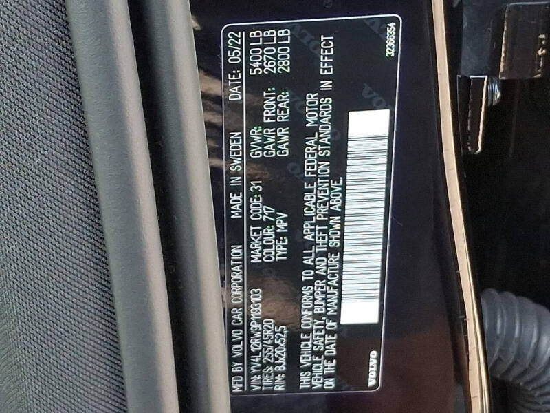 2023 Volvo XC60 B5 Plus Dark Theme