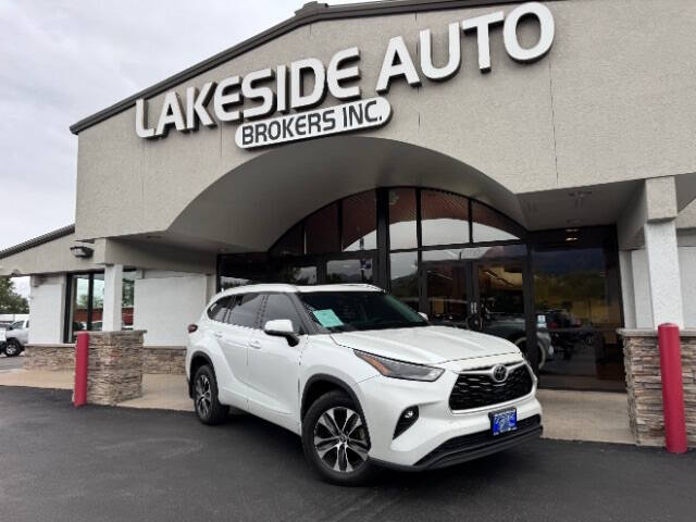 2022 Toyota Highlander XLE's photo