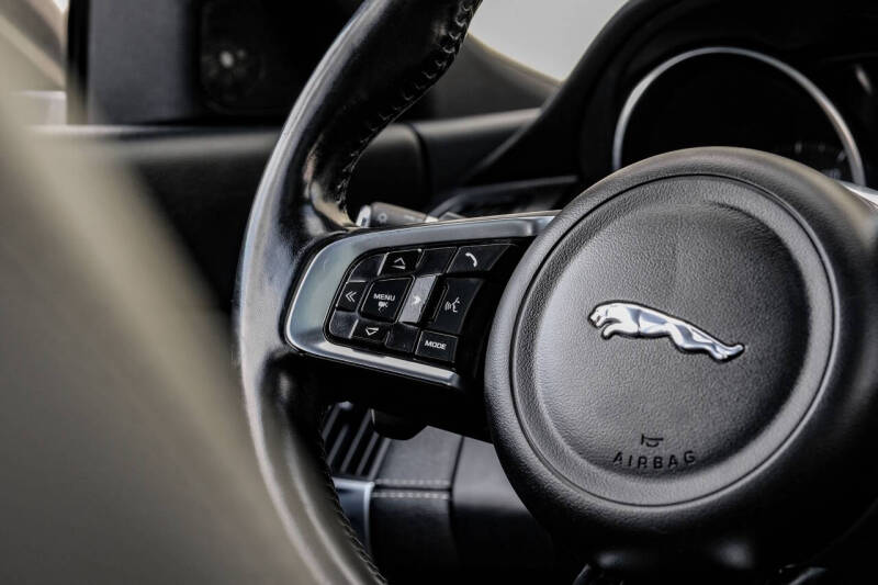 2018 Jaguar E-PACE P300 R-Dynamic S