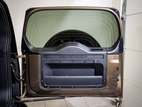 2026 Land Rover Defender 110 P300 S