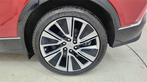 2025 Cadillac LYRIQ Luxury 3