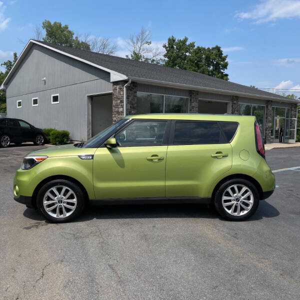 2017 Kia Soul + photo 2