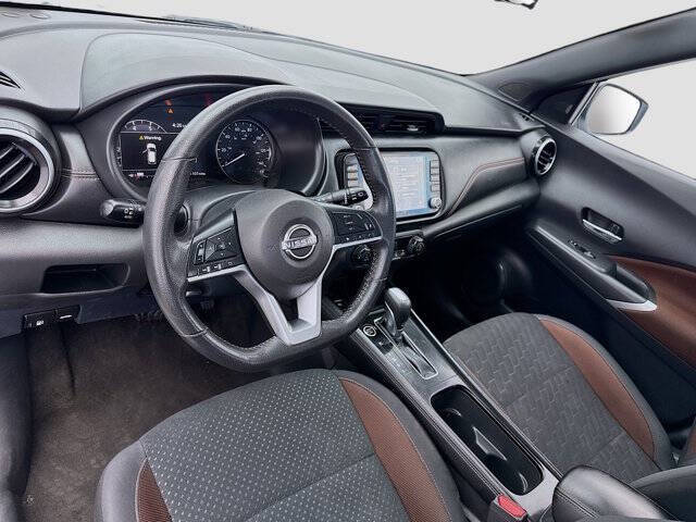 2023 Nissan Kicks SR