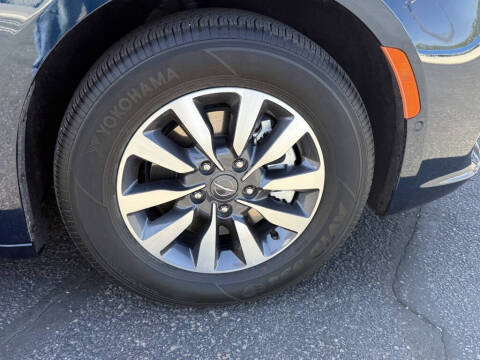 2023 Chrysler Pacifica Plug-In Hybrid Touring L